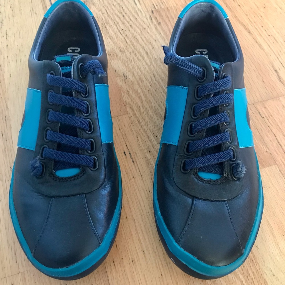 Camper shoes with faux elastic laces